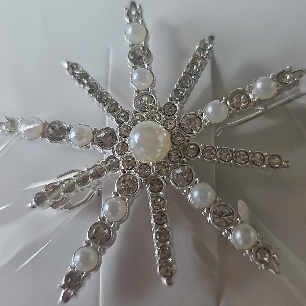 New Silver Tone With Rhinestones And Pearls Star Hair Clip - Picture 2 of 5